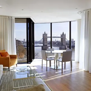 Cheval Three Quays At The Tower Of ***** Londra